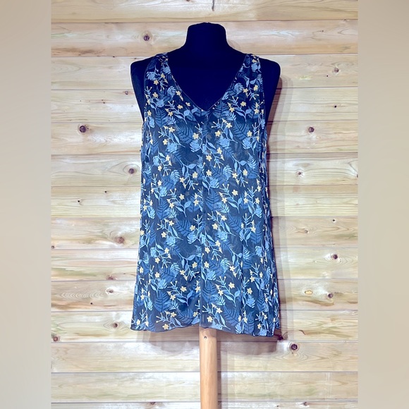 CAbi Tops - Cabi Sleeveless Blouse